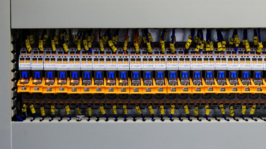 Ddl n. 1347/2025: nuove disposizioni sulle verifiche periodiche di macchine e impianti elettrici nei contesti ad alto rischio